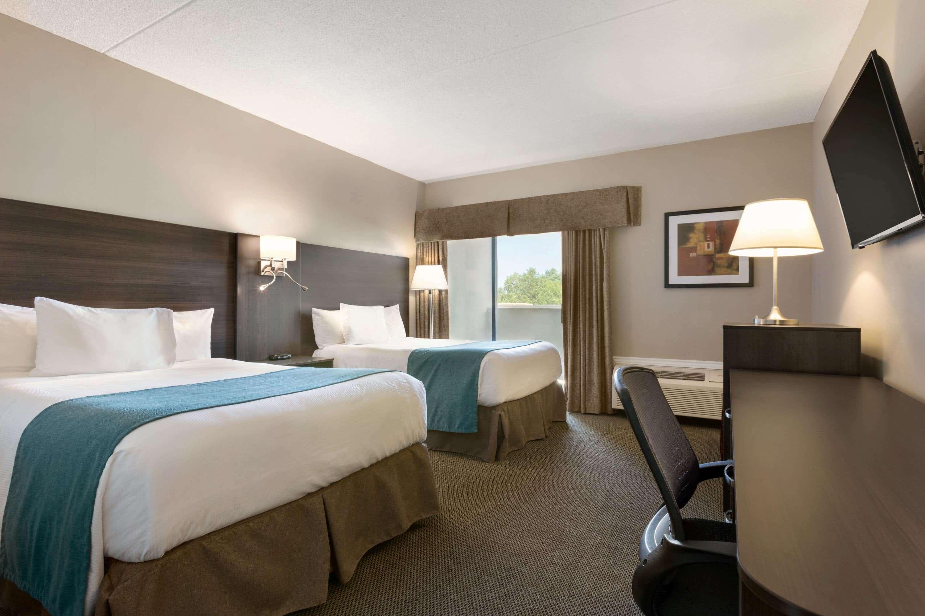 Travelodge Hotel By Wyndham Kingston Lasalle Exterior foto