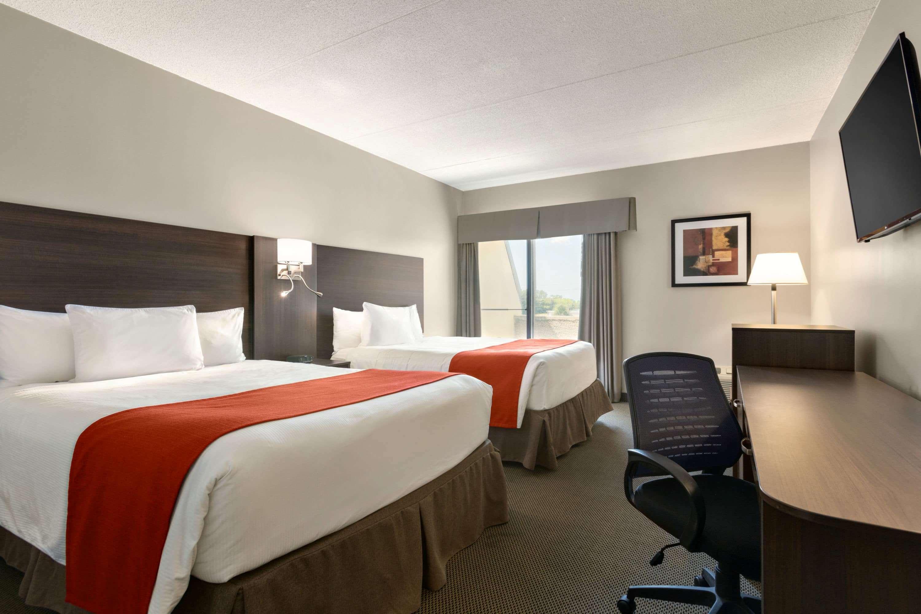 Travelodge Hotel By Wyndham Kingston Lasalle Exterior foto