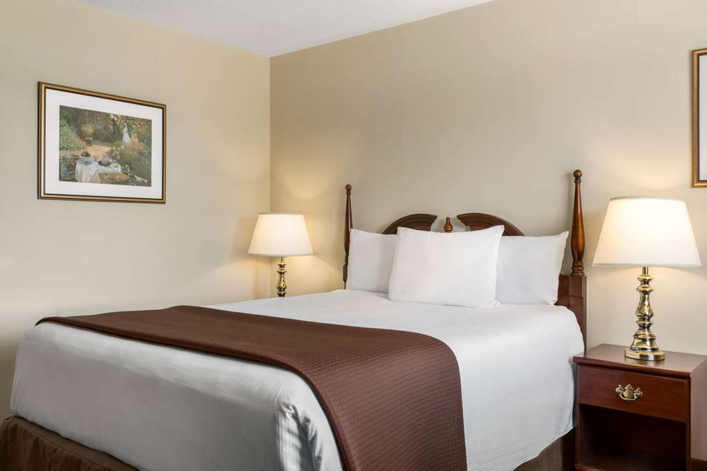 Travelodge Hotel By Wyndham Kingston Lasalle Zimmer foto