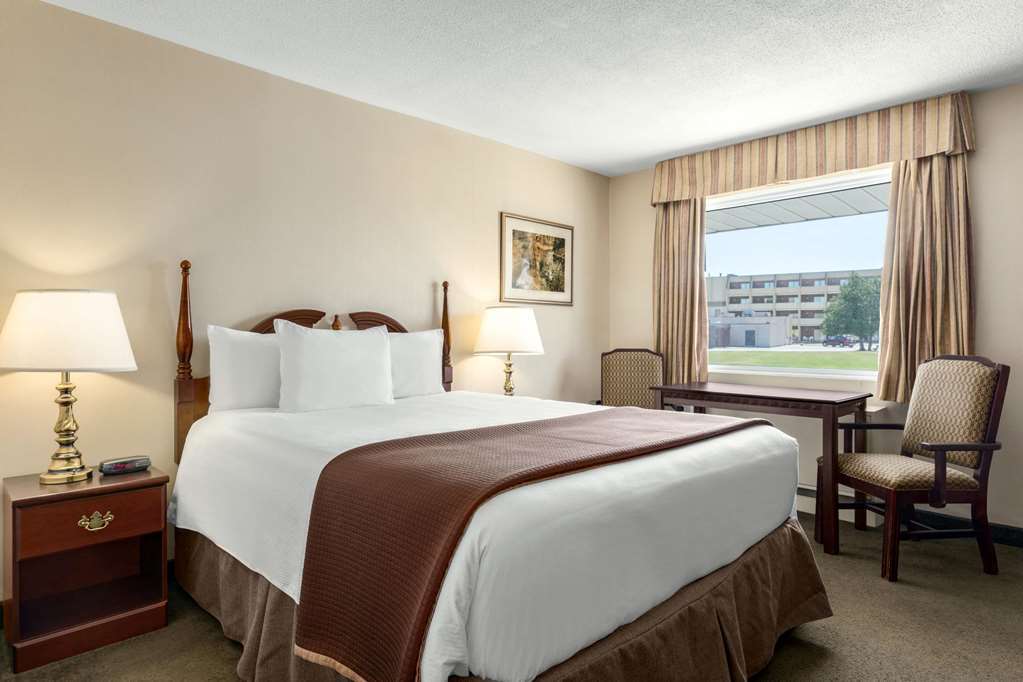 Travelodge Hotel By Wyndham Kingston Lasalle Zimmer foto