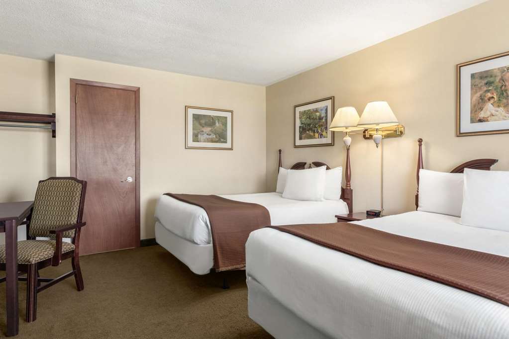 Travelodge Hotel By Wyndham Kingston Lasalle Zimmer foto
