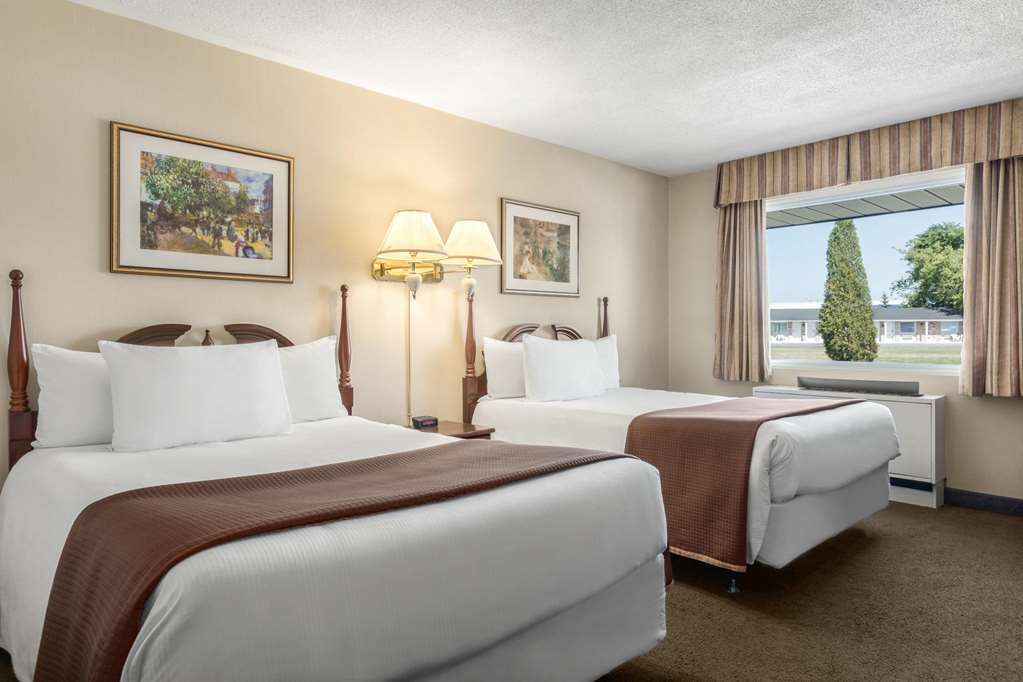 Travelodge Hotel By Wyndham Kingston Lasalle Zimmer foto
