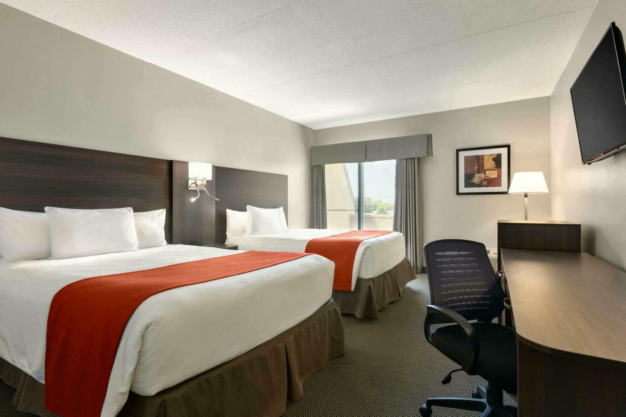 Travelodge Hotel By Wyndham Kingston Lasalle Exterior foto